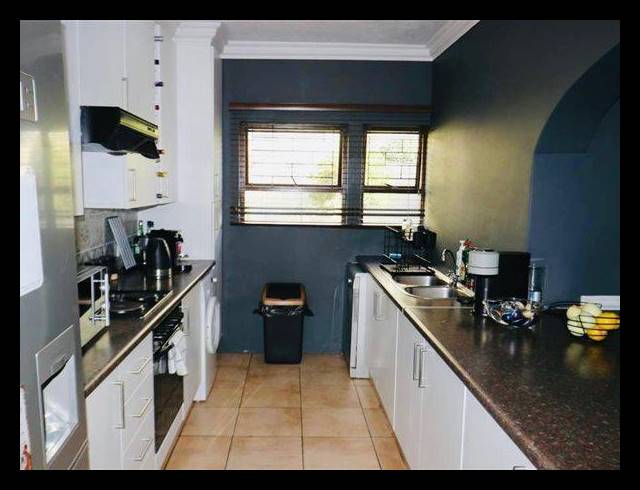 2 BEDROOM TOWNHOUSE FOR SALE IN DOUGLASDALE